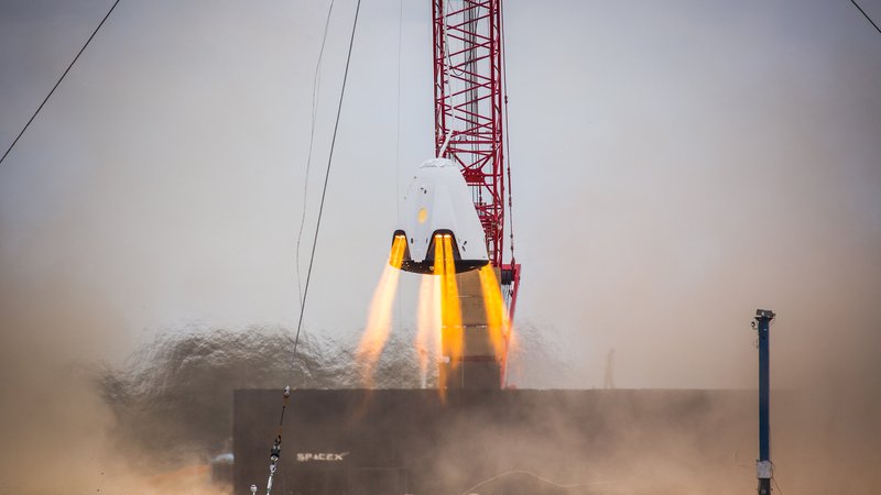 Fotografija: Testiranje motorjev crew dragona leta 2015. FOTO: SpaceX