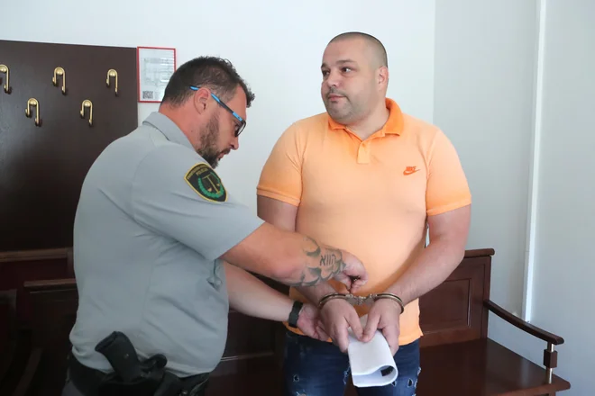 Leon Podlogar je zaradi tega postopka nesorazmerno dolgo v priporu in je zaradi tega slabše tudi njegovo psihično stanje, trdi obramba. Foto Igor Mali