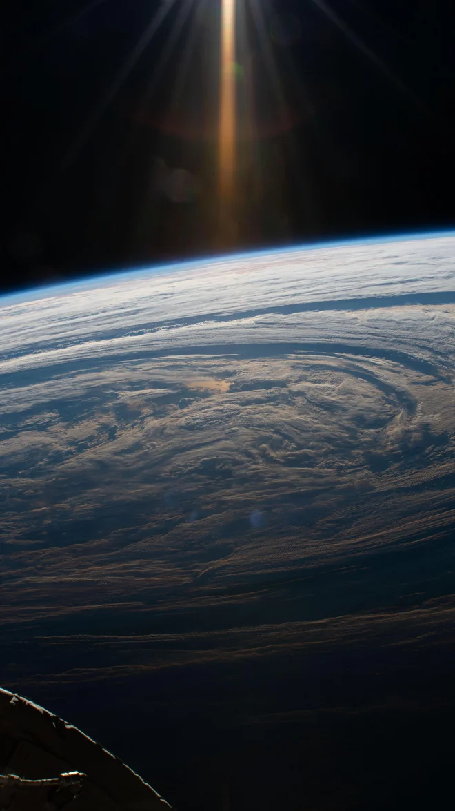 Nad Indijskim oceanom je astronavt ujel čudovit prizor. FOTO: Nasa