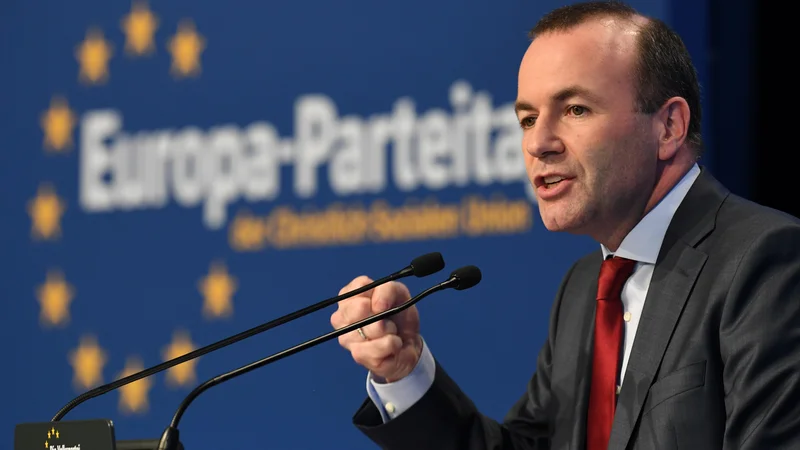 Fotografija: Manfred Weber je sinoči v Atenah predstavil Evropejcem 12 točk, ki naj bi bile uresničene, če bo izvoljen. FOTO: Reuters