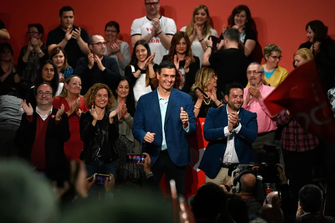 Vladajoči socialisti Pedra Sáncheza imajo prednost po javnomnenjskih anketah, toda to ne pomeni, da bodo zbrali dovolj glasov za oblikovanje vlade. FOTO: AFP