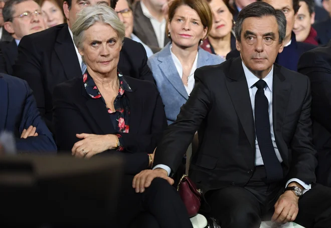 Francoski politik je soprogi in sinovoma izpačal več sto tisoč evrov državnih sredstev za delo, ki ga morda niso nikoli opravljali. FOTO: Eric Feferberg/AFP