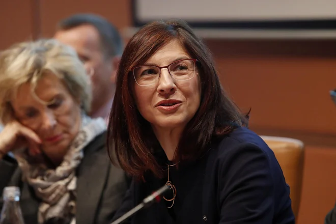 Romana Jordan pravi, da moramo kandidatom zastaviti prava vprašanja. FOTO: Leon Vidic