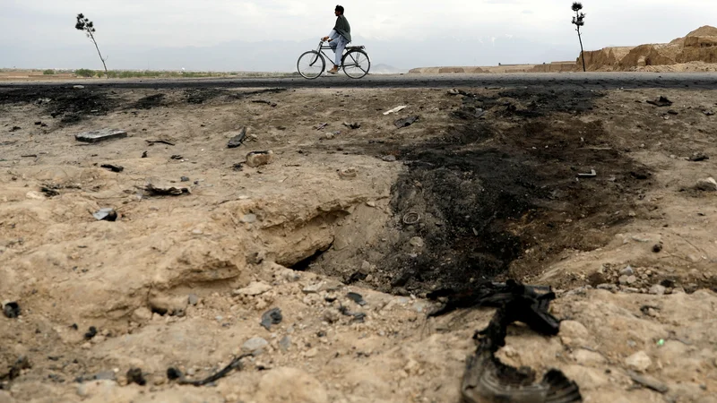 Fotografija: Čeprav je v Afganistanu v prvih treh mesecih letos umrlo 581 ljudi, je to za slovensko vlado varna država. FOTO: Reuters