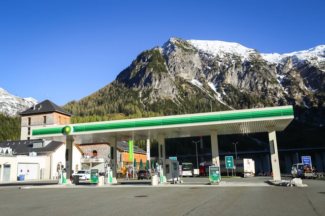 Cena goriva je v Avstriji in v Italiji na avtocesti bistveno višja kot drugod. FOTO: Shutterstock