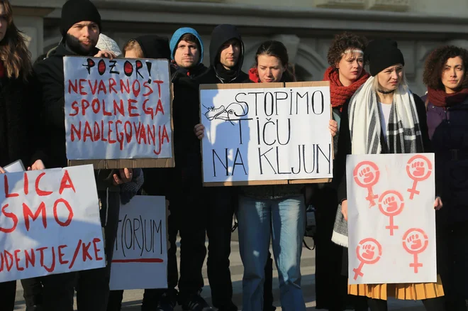 Župan, ki je nastopi v bran zdravniku, ni niti z besedico omenil ponižanja in izkoriščanja dekleta. FOTO Tadej Regent