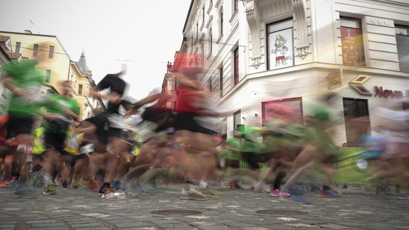 Fotografija: Sporna odločitev organizatorjev polmaratona sicer ni osamljen primer rasizma, s katerim se soočajo zlasti v italijanskem nogometu. FOTO: Uroš Hočevar