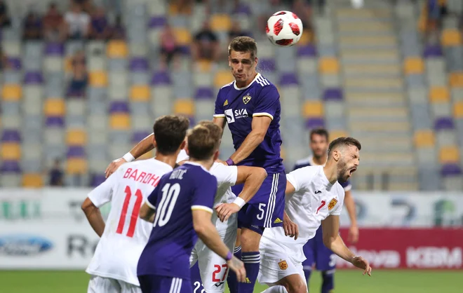 Blaž Vrhovec je iz tekme v tekmo v boljši formi. FOTO: Tadej Regent/Delo