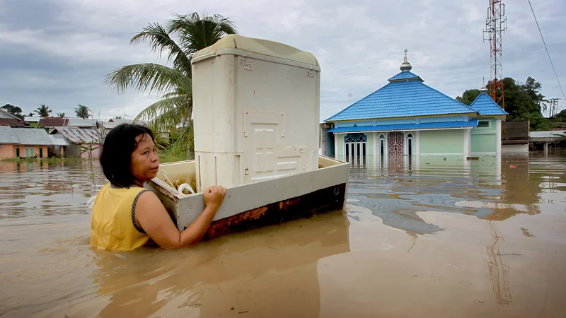 Fotografija: Nekateri so v poplavah izgubili vse. FOTO: Reuters