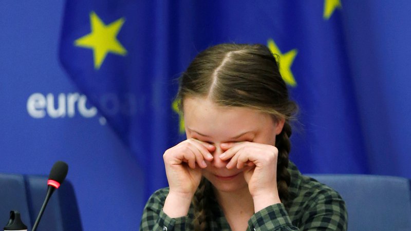 Fotografija: Swedish environmental activist Greta Thunberg cries at the end of her speech to the environment committee of the European Parliament in Strasbourg, April 16, 2019.   REUTERS/Vincent Kessler - RC1B396987E0