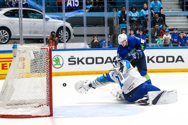 Anže Kuralt je zabil prvi gol za Slovenijo na svetovnem prvenstvu skupine B v Kazahstanu. FOTO: Matic Klanšek Velej/Sportida