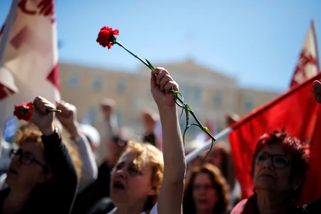 Protestniki v Grčiji so peli tudi Internacionalo. FOTO: Alkis Konstantinidis/Reuters