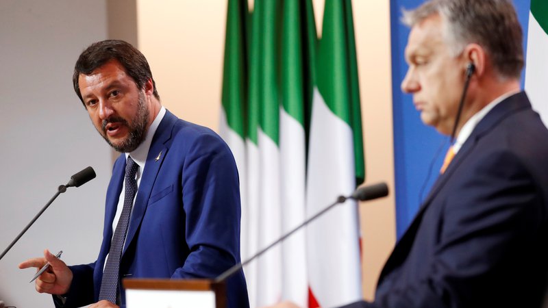 Fotografija: Italijanski notranji minister Salvini in madžarski premier Viktor Orban. FOTO: REUTERS/Bernadett Szabo