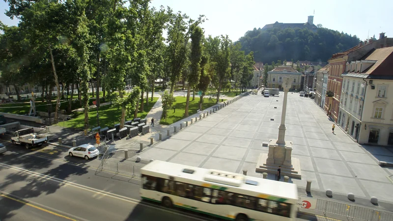 Fotografija: Kongresni trg je danes zloščen kot iz škatlice. FOTO: Leon Vidic