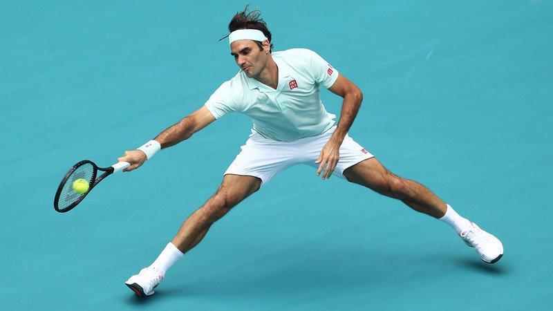 Fotografija: Pri Rogerju Federerju je vse videti zelo enostavno, za udarce porablja prav toliko energije, kot je potrebno, niti kančka več. FOTO: AFP