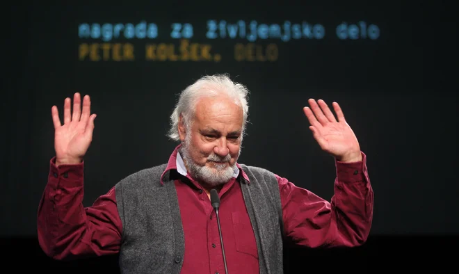 Bil je tiste posebne žlahtne vrste časopisnih piscev, zaradi katerih ima to početje šele zares pravi smisel, pa čeprav ima ta smisel danes čedalje manj bralcev. FOTO: Blaž Samec/Delo