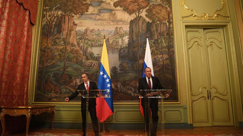 Fotografija: Ruski in venezuelski zunanji minister Sergej Lavrov in Jorge Arreaza. FOTO: Kirill Kudryavtsev/AFP