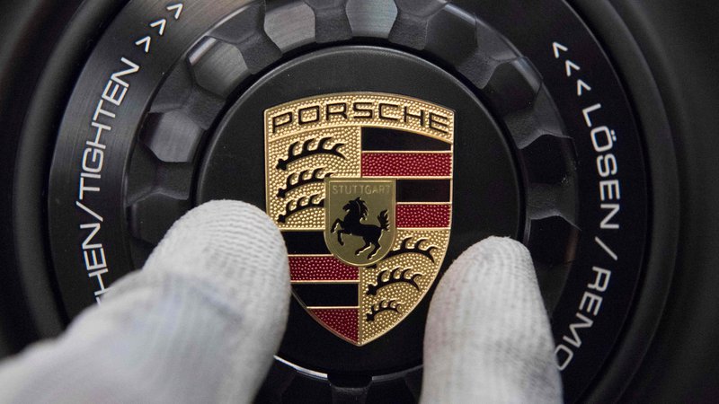 Fotografija: Porsche mora plačati kazen 535 miljonov evrov.
FOTO: AFP