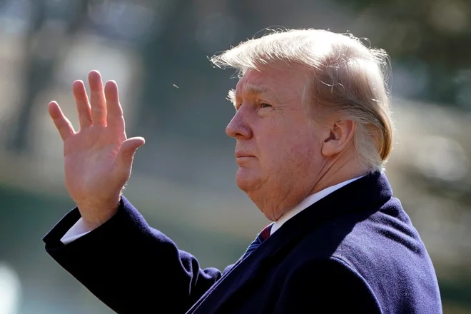 Donald Trump je vztrajno zavračal, da bi javno predstavil davčne napovedi, ki bi odražale njegovo poslovno uspešnost. FOTO: Yuri Gripas/Reuters