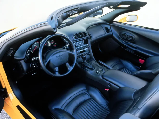 Za kupeje višjega razreda nič pretresljiva in nič luksuzna notranjost težko prepriča s preobiljem plastike in nič izjemno kakovostjo izdelave. FOTO: Chevrolet<br />