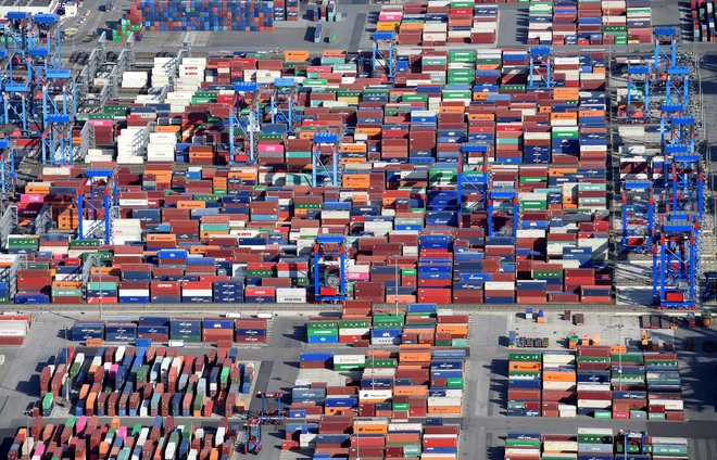 Čeprav je ozračje med nemškimi gospodarstveniki že skoraj leto dni precej klavrno, je vsaj marec postregel s pozitivno informacijo o rasti industrijske proizvodnje. FOTO: Reuters