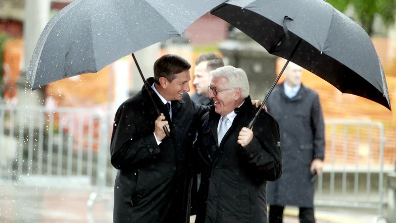 Fotografija: Borut Pahor in nemški predsednik Frank-Walter Steinmeier na Kongresnem trgu v Ljubljani. FOTO: Roman Šipić