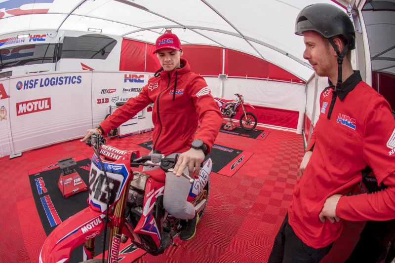 Fotografija: Tim Gajser je bil na prvem treningu tretji, drugega je dobil, kvalifikacije pa je končal na drugem mestu. Jutri bo šlo zares (ob 14.15 in 17.10). FOTO: HRC
