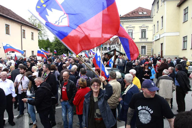 Protest proti migrantom v Črnomlju. FOTO: Roman Šipić