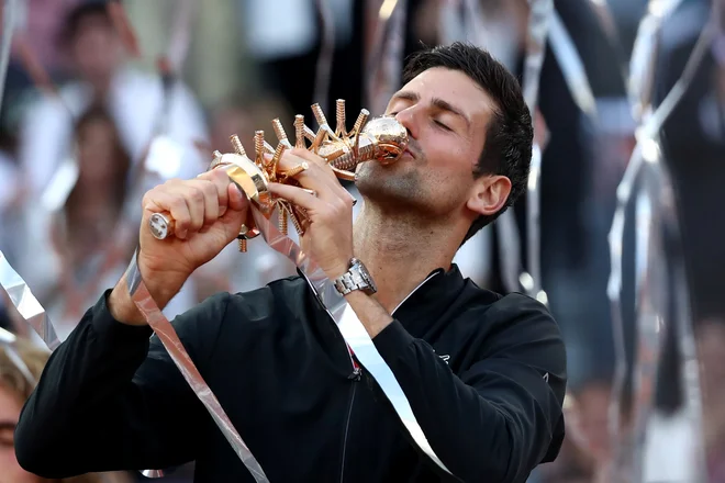 Novak Đoković je do tretje madridske lovorike prišel brez izgubljenega niza, le dva tedna pred Roland-Garrosom je spet ujel pravi ritem. FOTO: Reuters