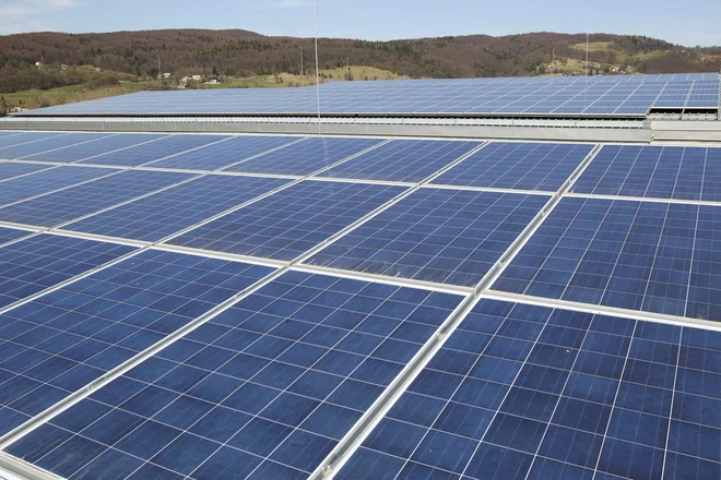 Kemijski inštitut z novim dosežkom na podorčju sončnih elektrarn. FOTO: Marko Feist/Delo