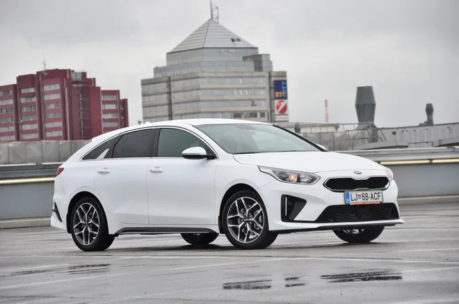 Kia proceed je na voljo z družino že znanih bencinskih in dizelskih motorjev. Foto Gašper Boncelj