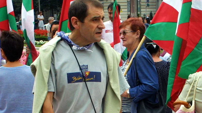 Fotografija: Arhivski posnetek Joseja Antonia Urrutikoetxee iz leta 2002. FOTO: Rafa Rivas/AFP