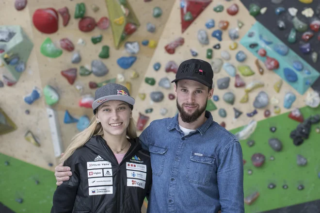 Garnbretova in Jernej Kruder sta ambasadroja prireditve Triglav The Rock, ki bo 25. maja na Kongresnem trgu. V Ljubljano sta zvabila tudi nekatere svoje tekmece iz svetovnega pokala. FOTO: Voranc Vogel/Delo