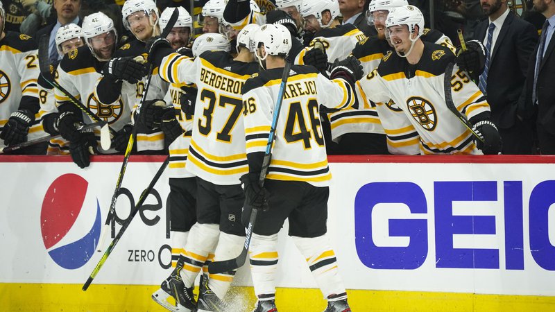 Fotografija: Hokejisti Bostona se vračajo v finale lige NHL. FOTO: Reuters