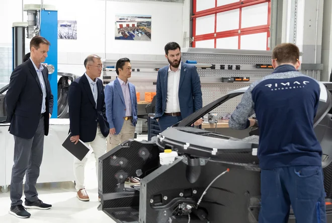 Koncen Hyundai Kia bo s podjetjem Rimac&nbsp; sodeloval pri razvoju prototipov električnih različic konceptnega športnega vozila N in visokozmogljivega vozila s pogonom na gorivne celice (vodik).<br />
Foto Hyundai