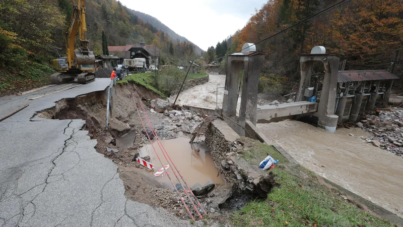 Fotografija: Pri nas večjo škodo povzročijo poplave in plazenje tal. FOTO: Dejan Javornik
