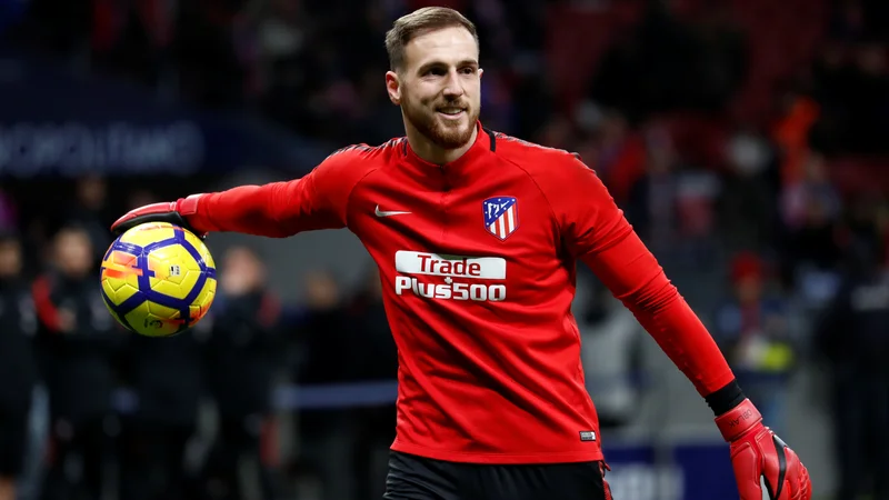 Fotografija: Jan Oblak si je poškodoval levo stegensko mišico. FOTO: Reuters