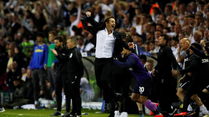 Fotografija: Frank Lampard je nekoč blestel v majici Chelseaja, zdaj na klopi Derbyja. Ukanil je tudi Marcela Bielso (Leeds). FOTO: Reuters