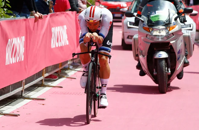 Victor Campenaerts se je danes najbolj približal Rogliču. FOTO: Luk Benies/AFP