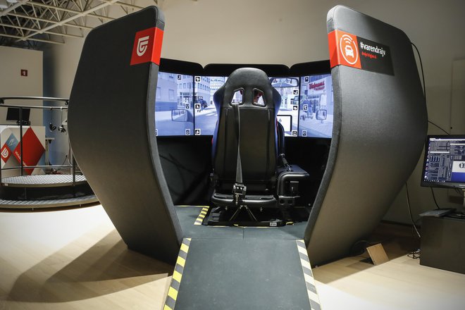 Triglav Lab ima tri simulatorje vožnje. FOTO Uroš Hočevar/Delo