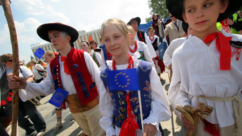 Fotografija: Spoznavanje drugih evropskih kultur je enkratna izkušnja. Fotografija je simbolična. FOTO: Reuters