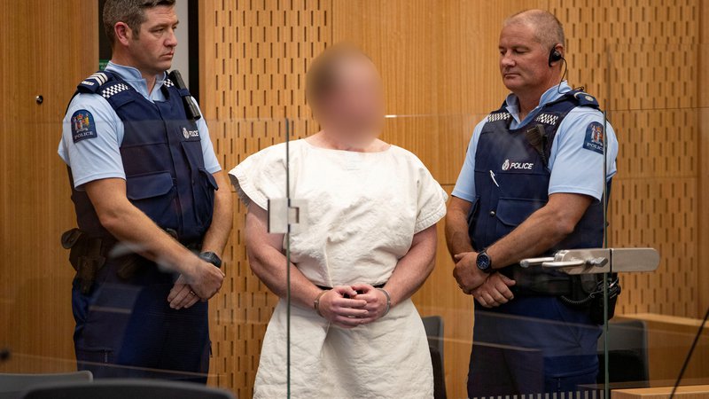 Fotografija: Že pred tem je bil Tarrant obtožen umora in 40 poskusov umora po napadu na dve mošeji v mestu South Island. FOTO: Reuters