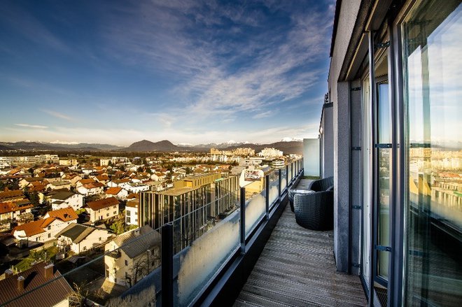 Kaj porečete na pogled na Alpe in ljubljanski grad? Foto: Eko srebrna hiša
