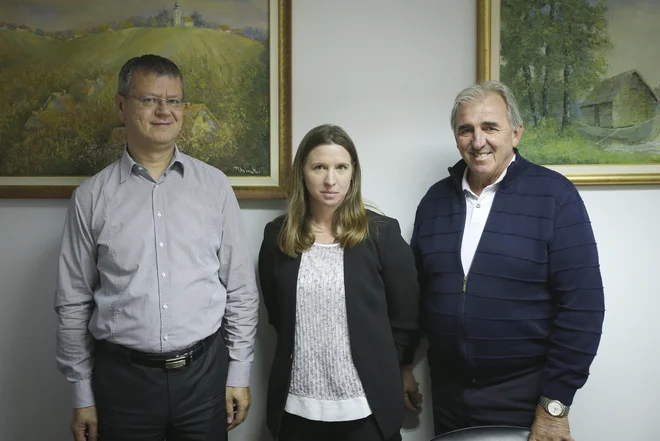Tehnični direktor Tomaž Zorko, direktorica Sonja Rastoder in prokurist Ignac Mertik. FOTO: Jože Suhadolnik/Delo