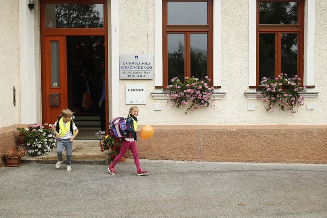 Nekoč je bilo učencev v POŠ Podblica 16, danes so štirje. FOTO: Uroš Hočevar/Delo