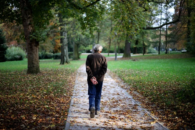 V tej raziskavi so testne osebe spremljali daljše časovno obdobje, kar je znanstvenikom dalo natančnejši vpogled v dolgoročne posledice kot tudi indice o možnih vzrokih. FOTO: Matej Družnik/Delo