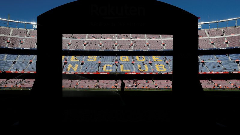 Fotografija: Devetošolec Domen Škafar je v spisu napisal, da bi se odpravil v Španijo, natančneje v Barcelono, kjer igra njegov najljubši nogometni klub. FOTO: Susana Vera/Reuters