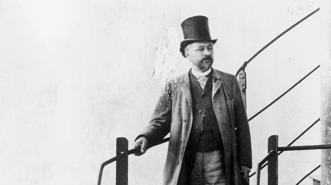 Francoski inženir in industrialec Gustave Eiffel (1832–1923) je med drugim nase opozoril z newyorškim Kipom svobode in z mostom Maria Pia v Portu na Portugalskem.