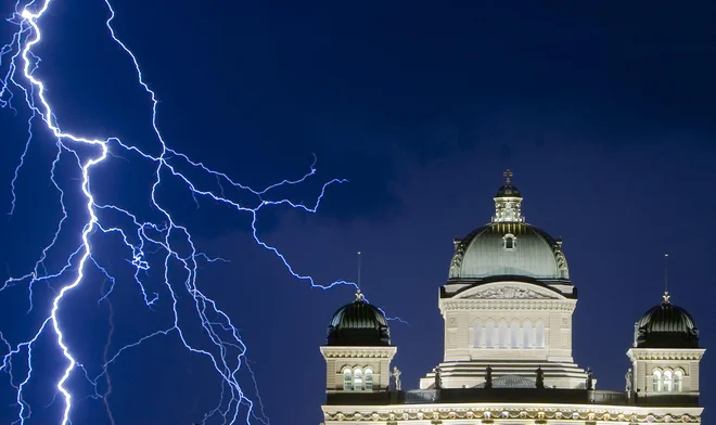 Parlament v Bernu <br />
FOTO: Reuters