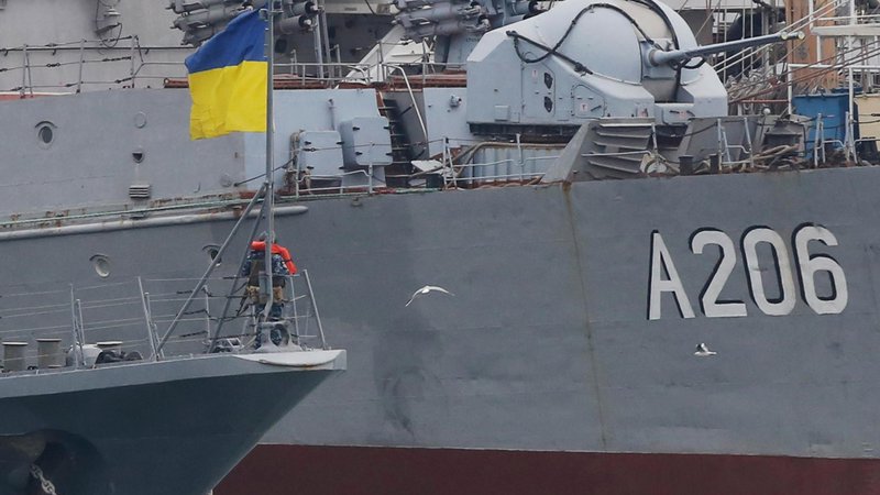 Fotografija: Rusija je tri ukrajinske vojaške ladje blizu polotoka Krim zasegla že novembra lani. FOTO: Reuters